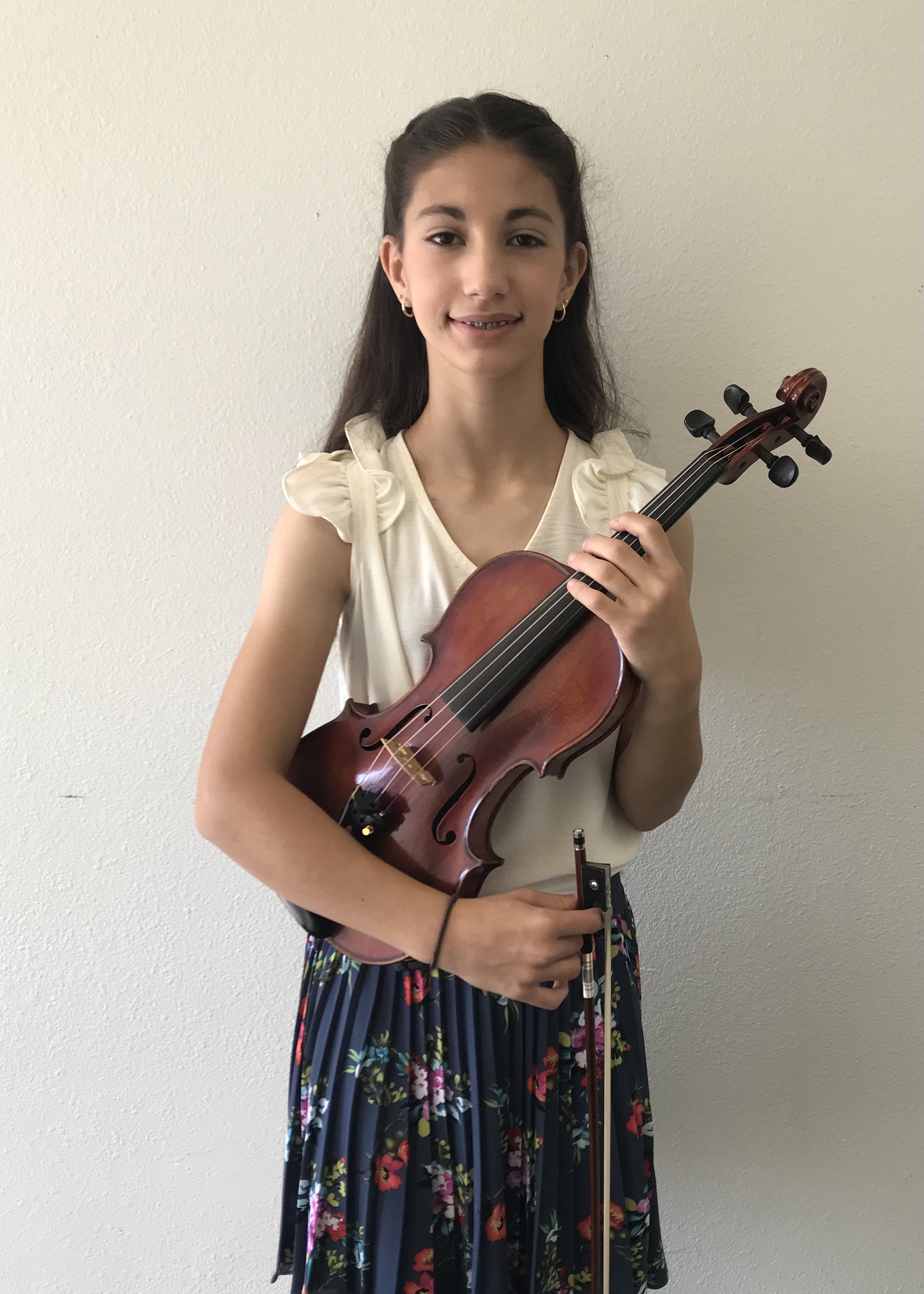 Natalie Oliveri. Violin